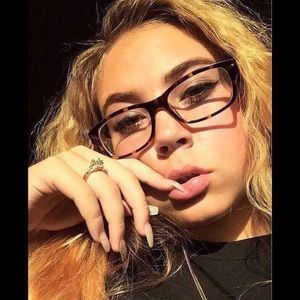 Meet your Posher, Ybs